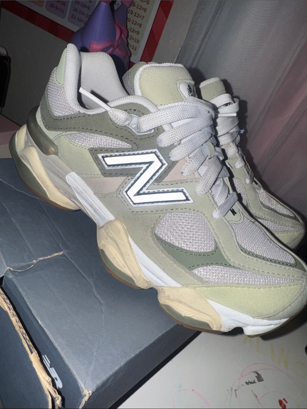 New Balance 9060